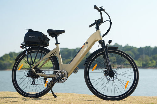 Miejski rower elektryczny TTGO C3 SE z silnikiem 250W, baterią 36V 18Ah i 7-biegową przekładnią Shimano.