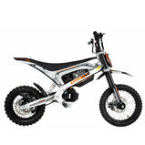 Profil boczny KuKirin X1 na białym tle, prezentujący kompaktową konstrukcję i elementy motocykla elektrycznego off-road.